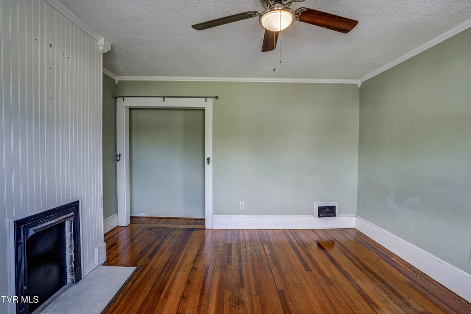 Photo #31: 312 Love Street