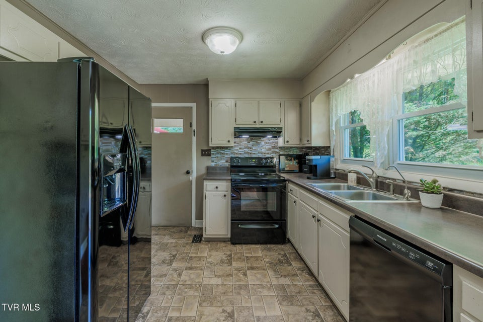 Photo #7: 314 Woodvale Road