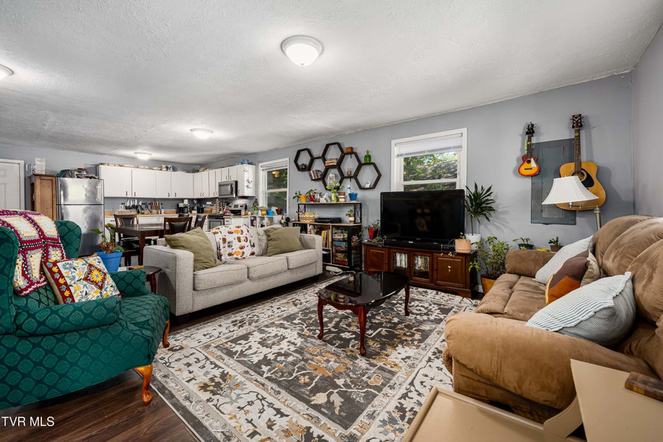 Photo #3: 304 Chestnut Street