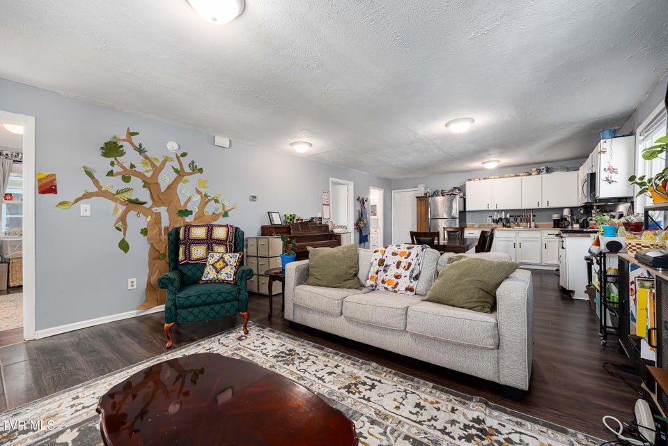 Photo #4: 304 Chestnut Street