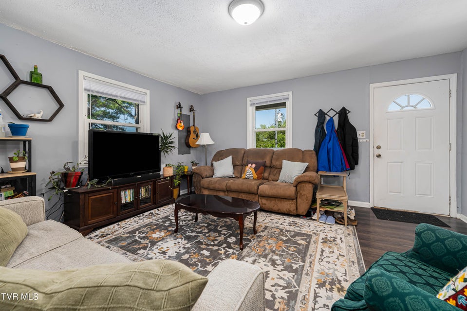 Photo #6: 304 Chestnut Street