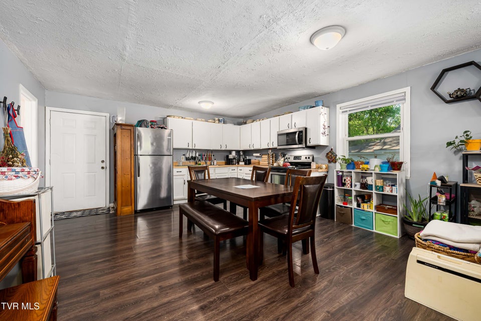 Photo #7: 304 Chestnut Street