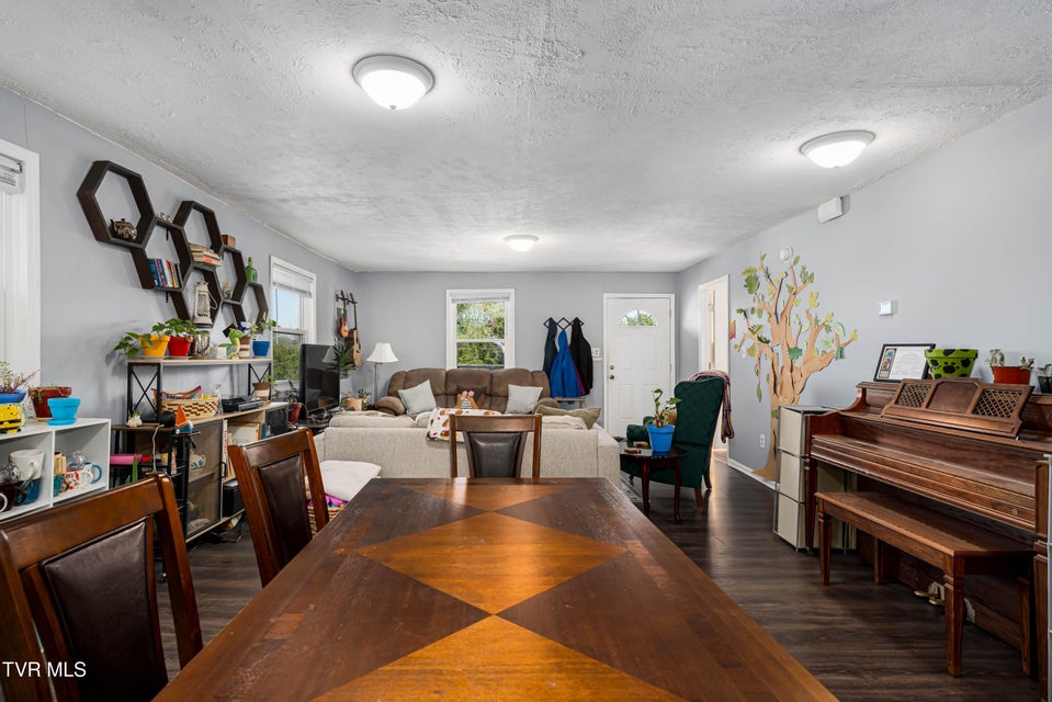 Photo #8: 304 Chestnut Street