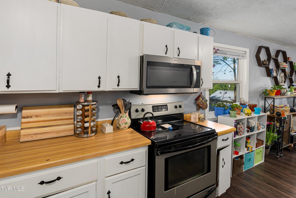 Photo #11: 304 Chestnut Street