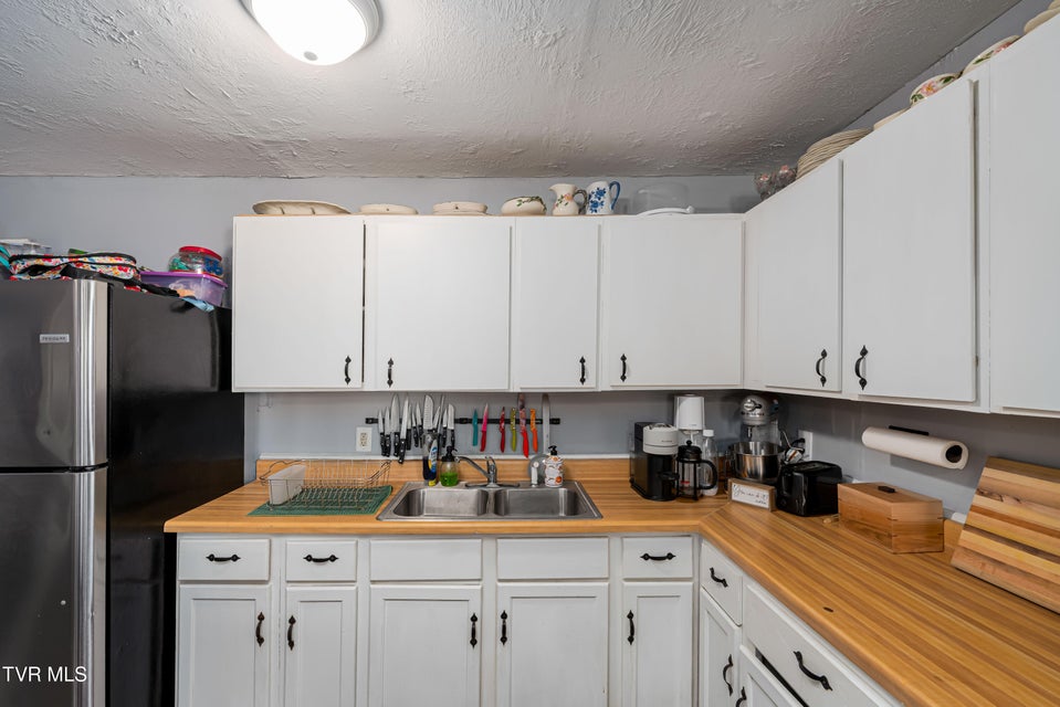 Photo #12: 304 Chestnut Street