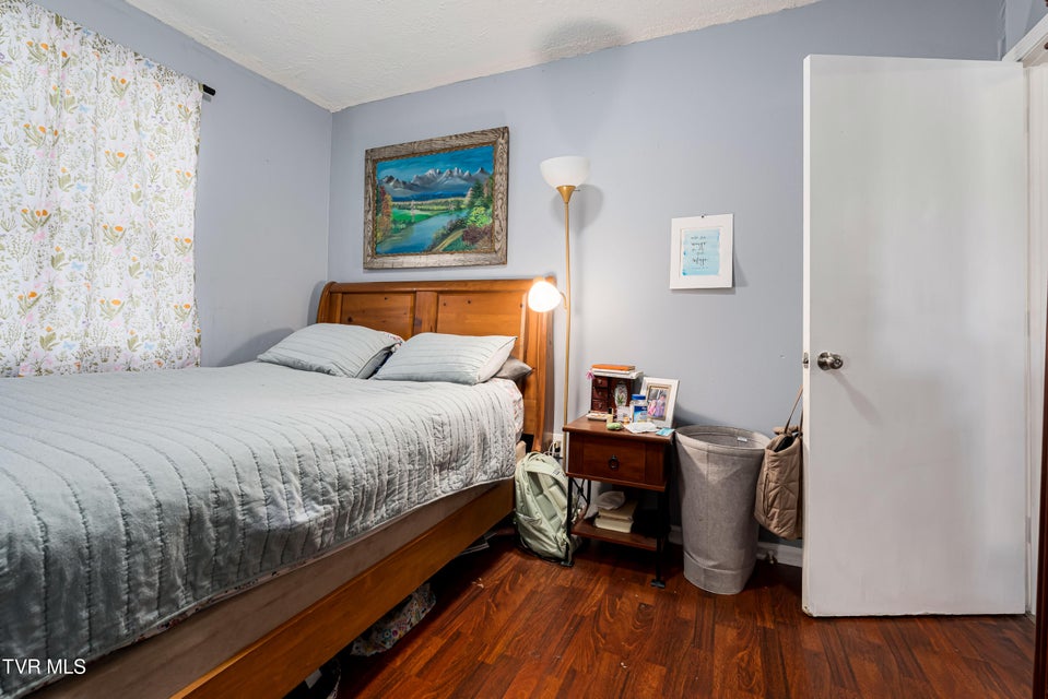 Photo #16: 304 Chestnut Street