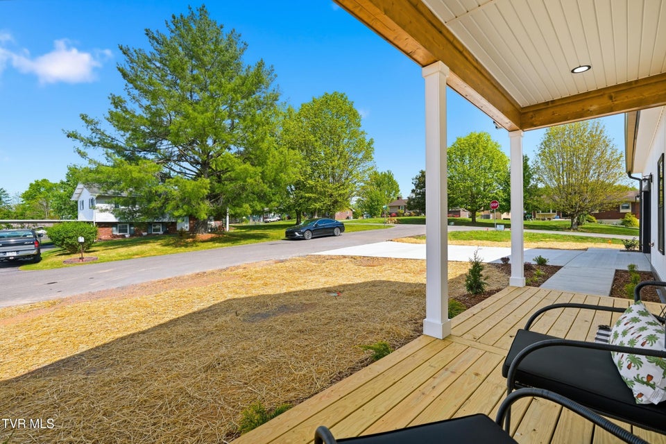 Photo #5: 112 Lamont Road