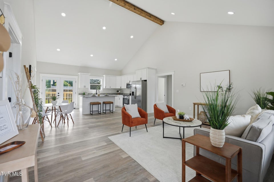 Photo #9: 112 Lamont Road