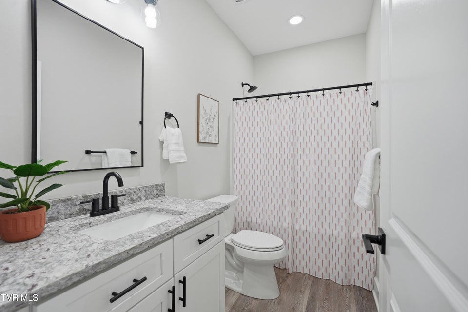 Photo #25: 112 Lamont Road