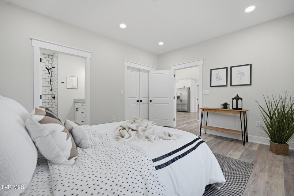 Photo #17: 112 Lamont Road