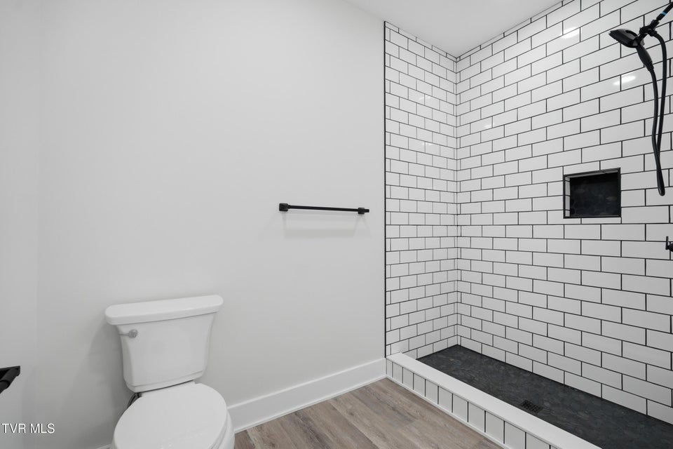 Photo #19: 112 Lamont Road