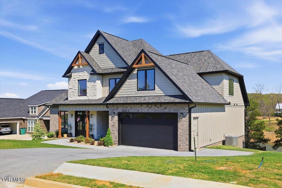 Photo #4: 3135 Bridgewater Boulevard