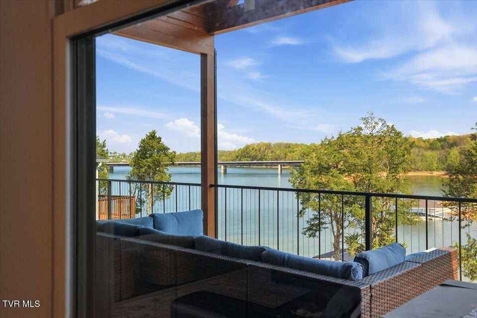 Photo #9: 3135 Bridgewater Boulevard