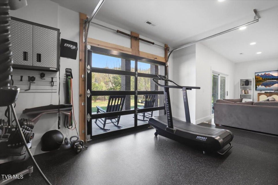 Photo #36: 3135 Bridgewater Boulevard