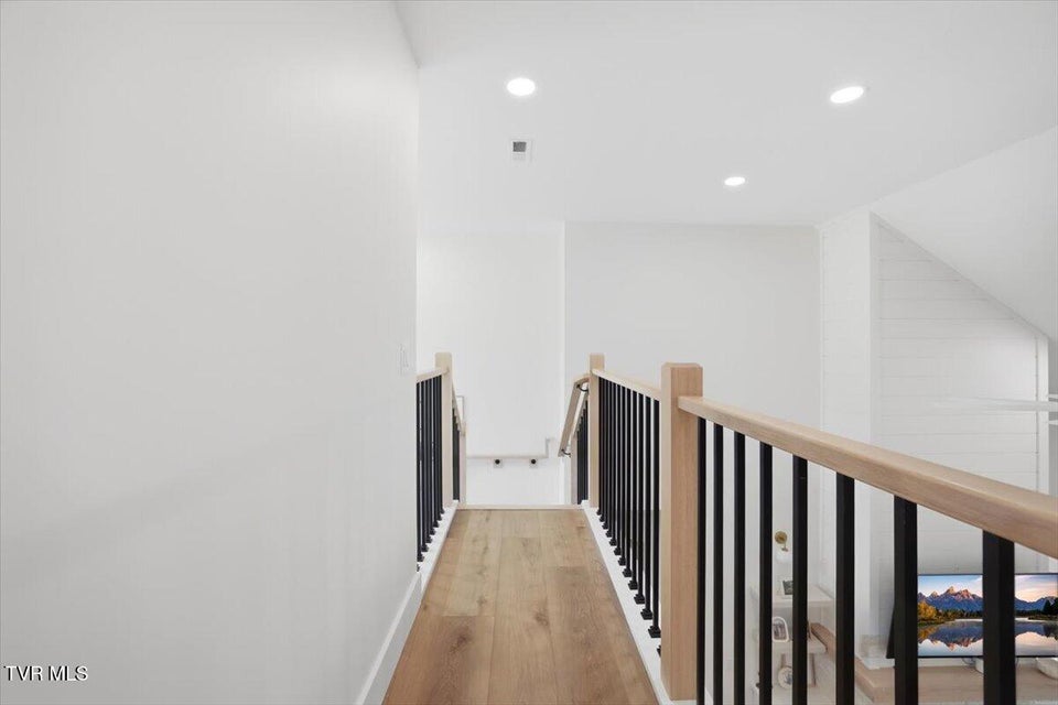 Photo #37: 3135 Bridgewater Boulevard