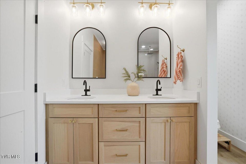 Photo #43: 3135 Bridgewater Boulevard