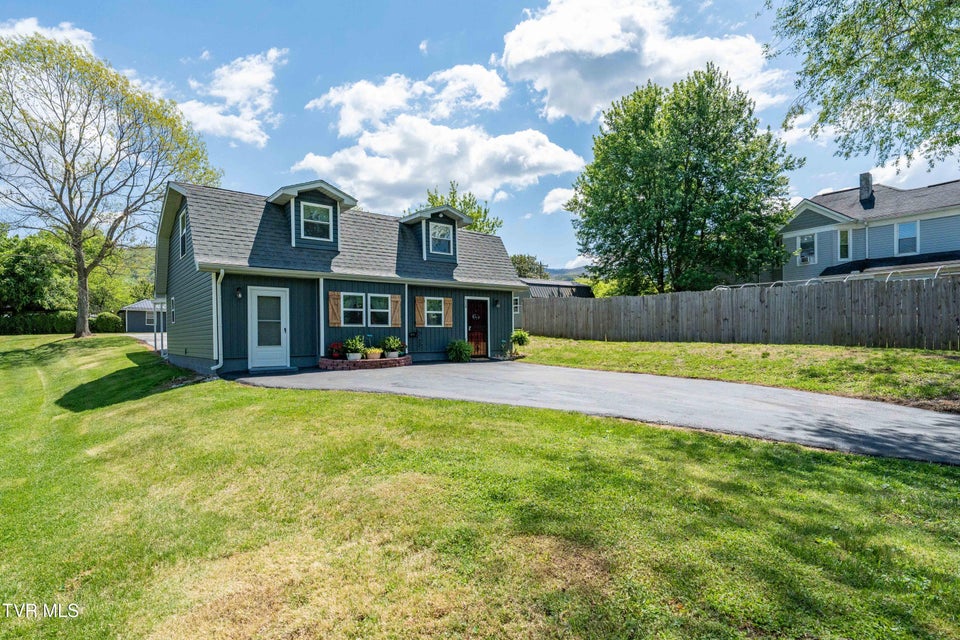 Photo #6: 530 South Street