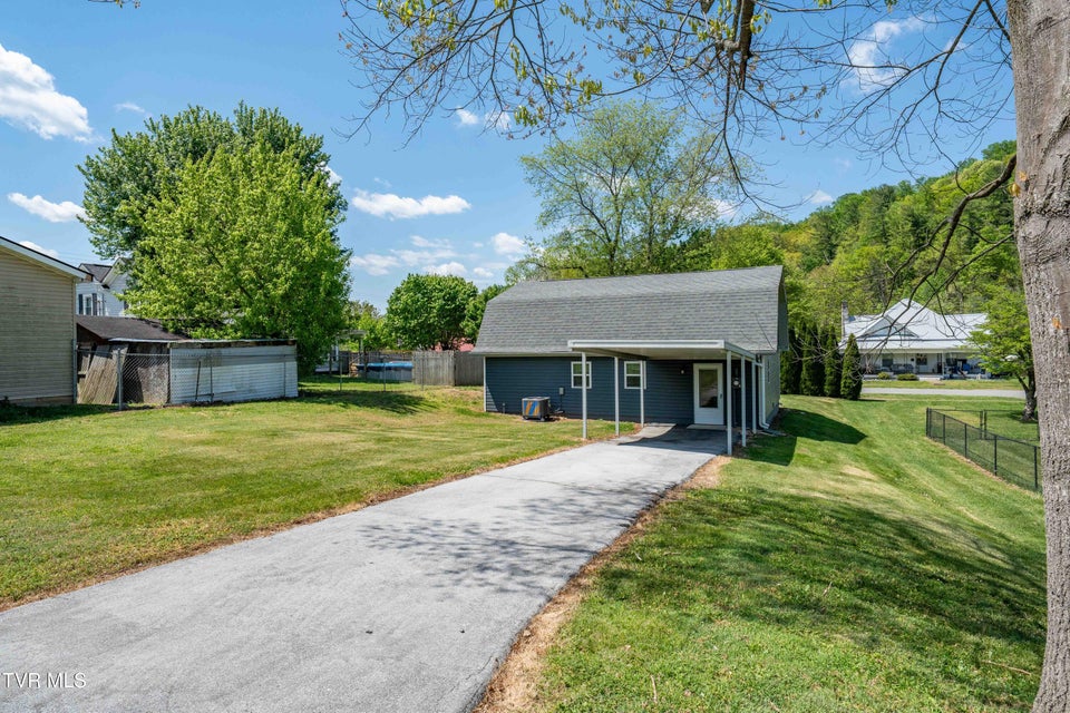 Photo #15: 530 South Street