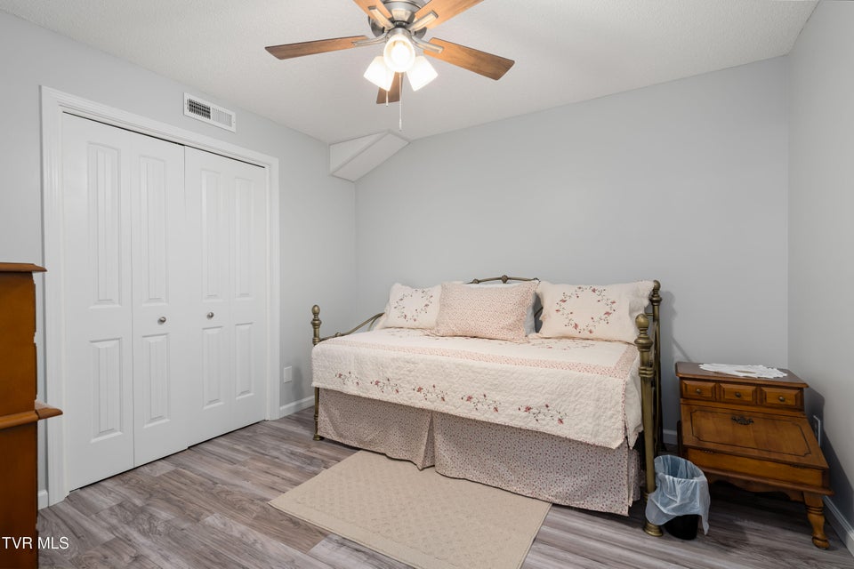 Photo #27: 530 South Street