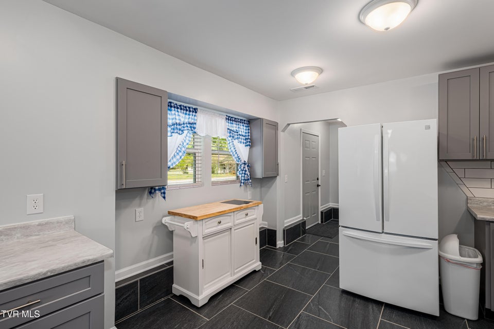 Photo #34: 530 South Street