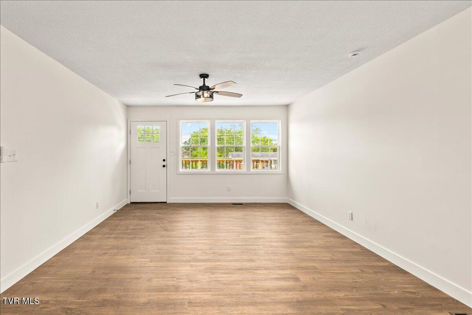 Photo #8: 225 Lisa Lane