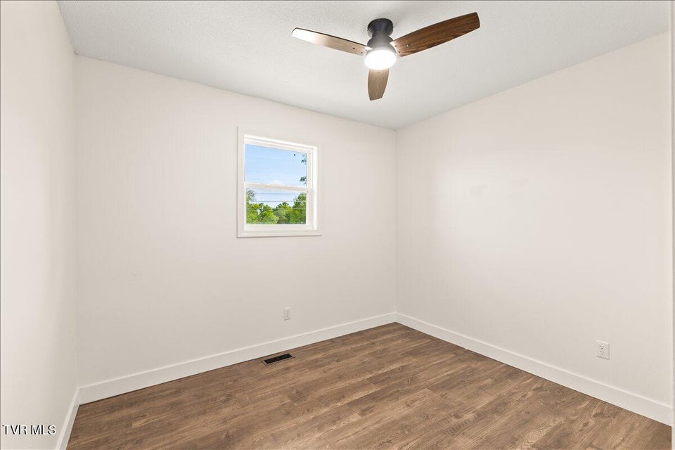 Photo #13: 225 Lisa Lane