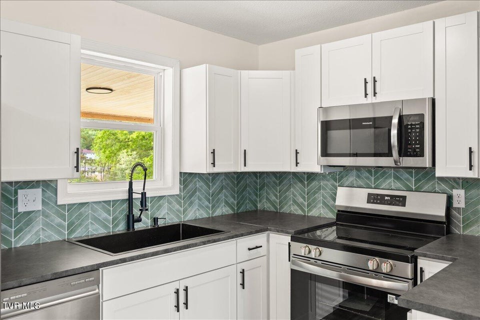 Photo #21: 225 Lisa Lane