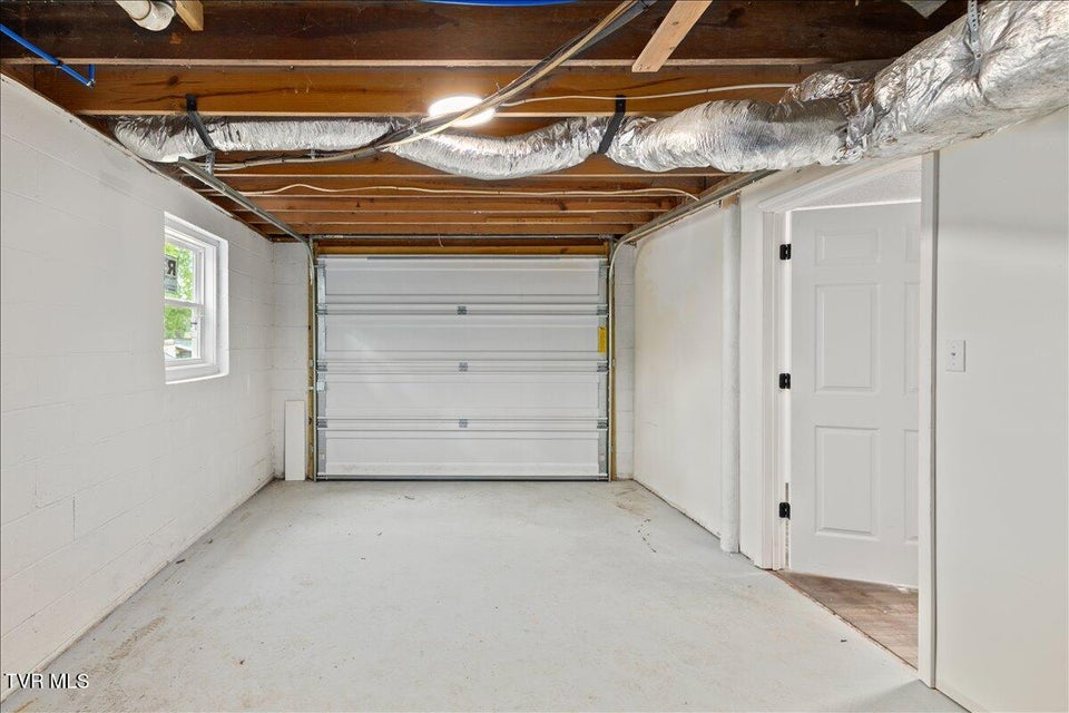 Photo #32: 225 Lisa Lane