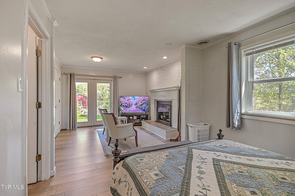 Photo #32: 436 Brookwood Drive