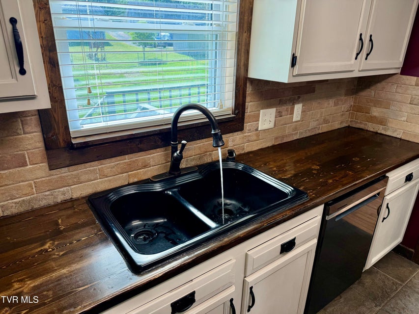 Photo #14: 277 Nevada Street