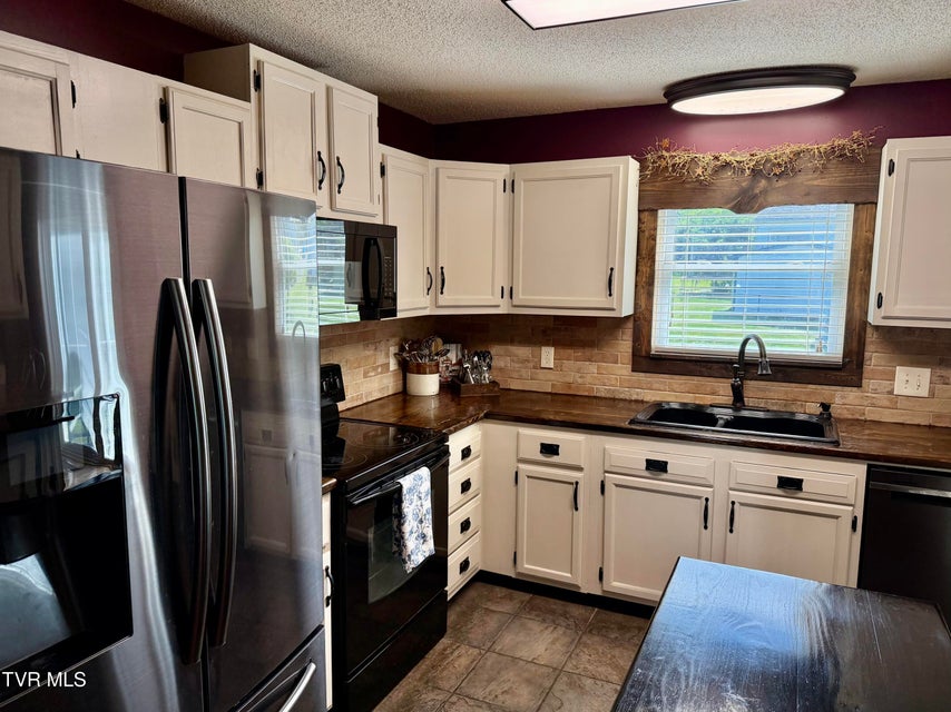 Photo #13: 277 Nevada Street