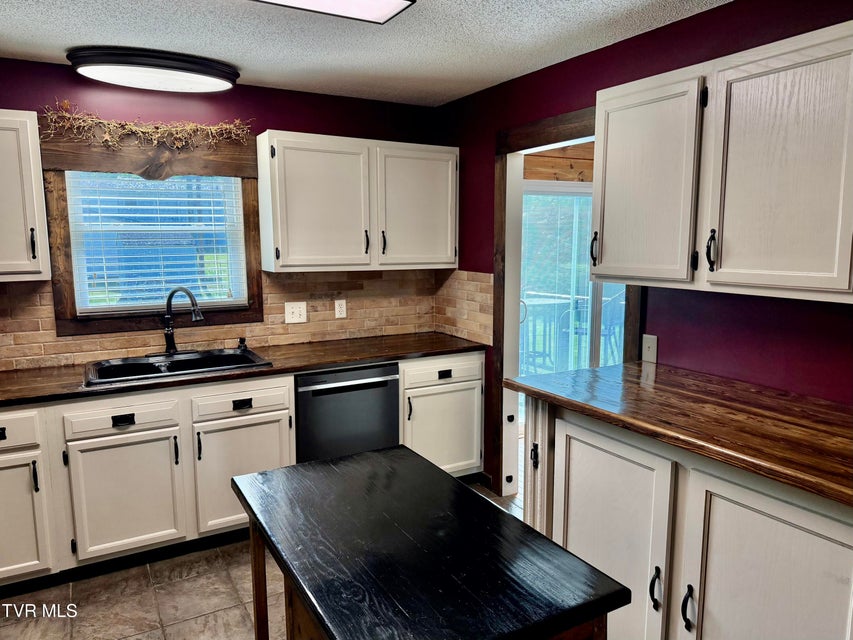 Photo #15: 277 Nevada Street