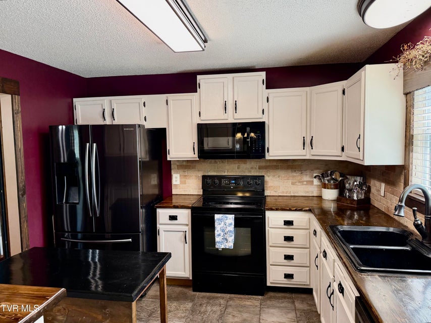 Photo #11: 277 Nevada Street