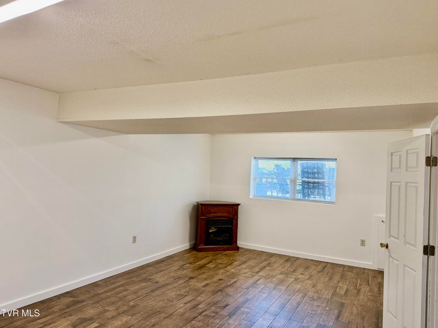 Photo #28: 277 Nevada Street