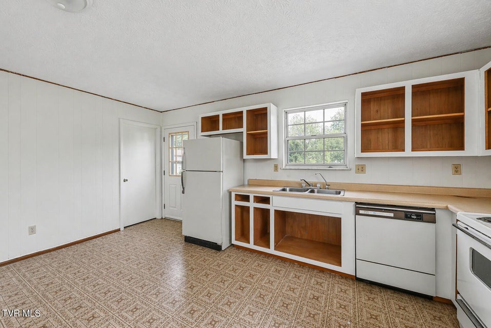 Photo #17: 3612 Newport Highway