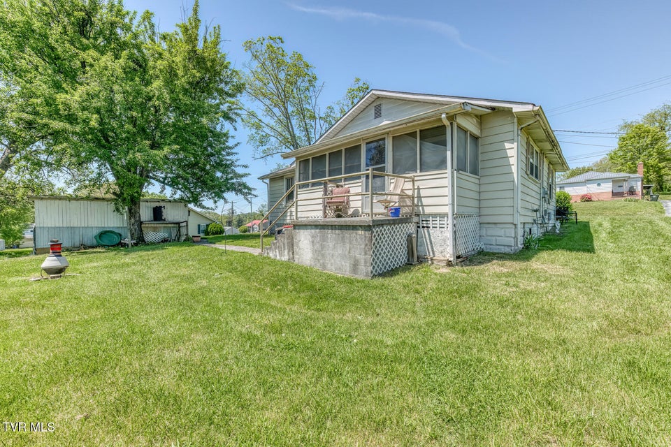 Photo #26: 2424 Catherine Street