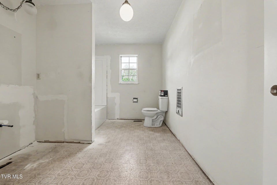 Photo #23: 3612 Newport Highway