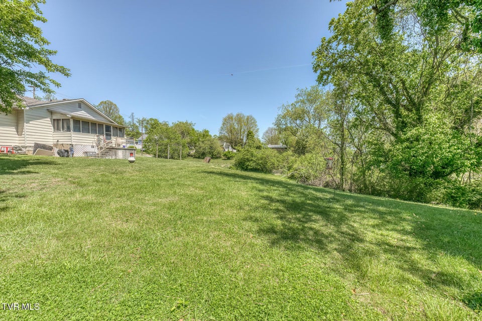 Photo #32: 2424 Catherine Street