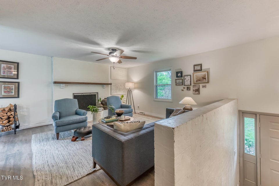 Photo #5: 713 Crowell Lane