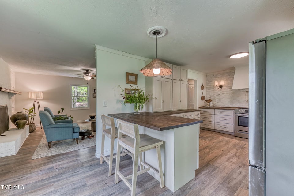 Photo #9: 713 Crowell Lane