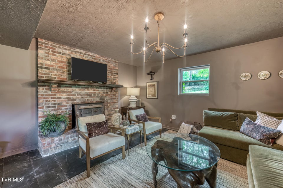 Photo #27: 713 Crowell Lane