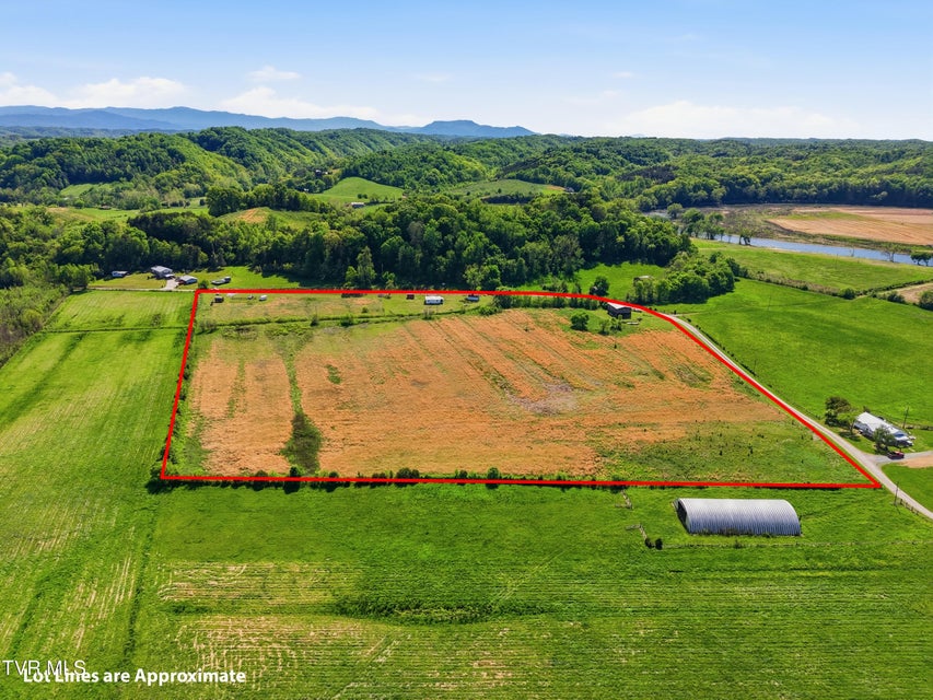 Photo #2: 525 Matthews Lane