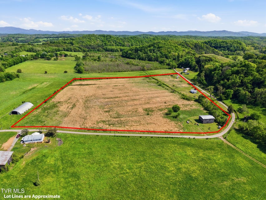 Photo #3: 525 Matthews Lane