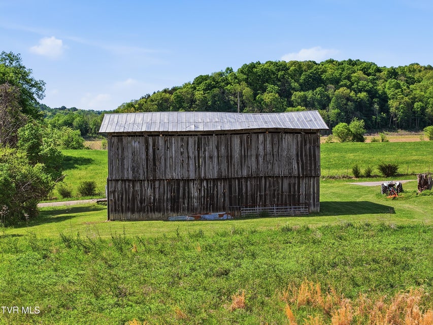 Photo #5: 525 Matthews Lane