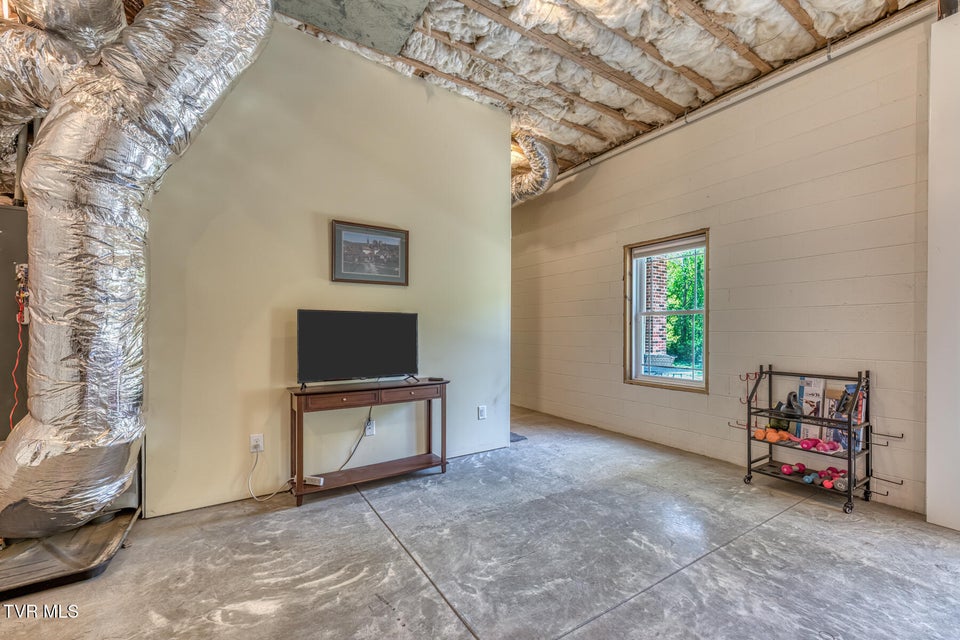 Photo #36: 37 Vesta Sue Court