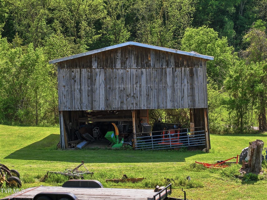 Photo #6: 525 Matthews Lane