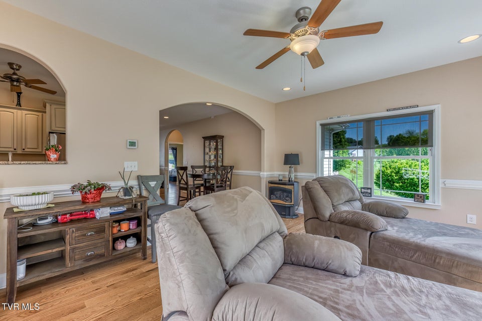 Photo #21: 37 Vesta Sue Court