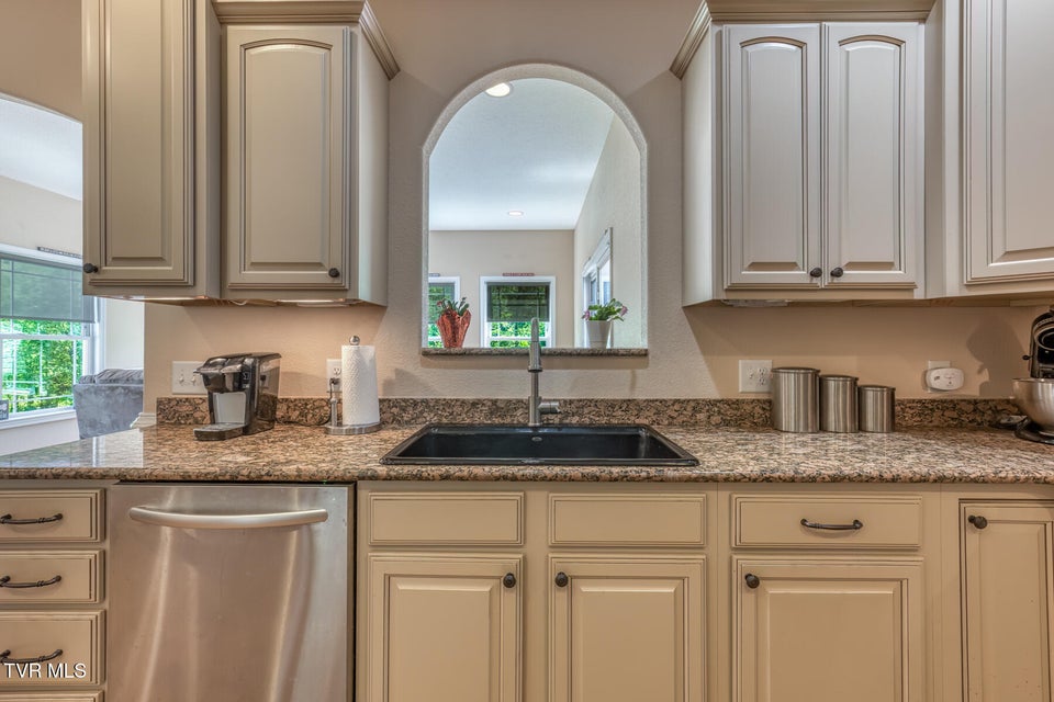 Photo #17: 37 Vesta Sue Court