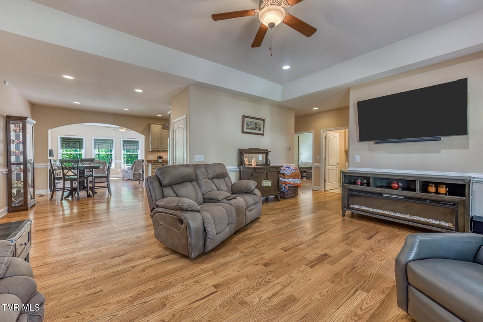 Photo #10: 37 Vesta Sue Court