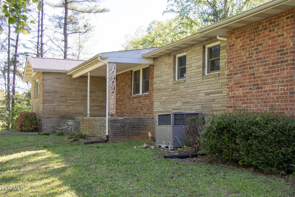 Photo #10: 2477 Weaver Pike